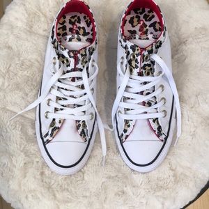 Women’s converse size 8